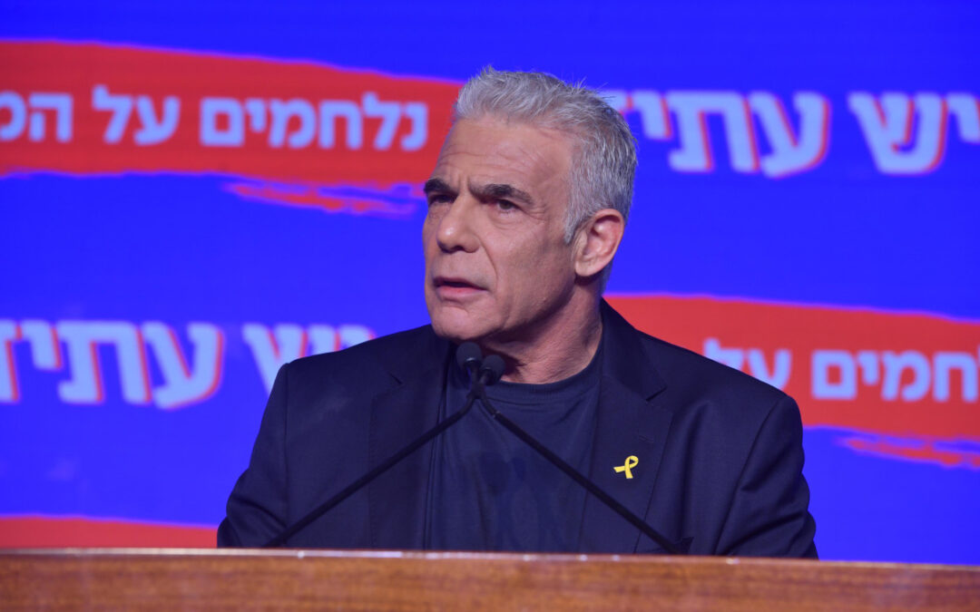 יאיר לפיד תוקף: "מאי גולן תבטל את משפטו של נתניהו? מתוקף איזו הכשרה?"