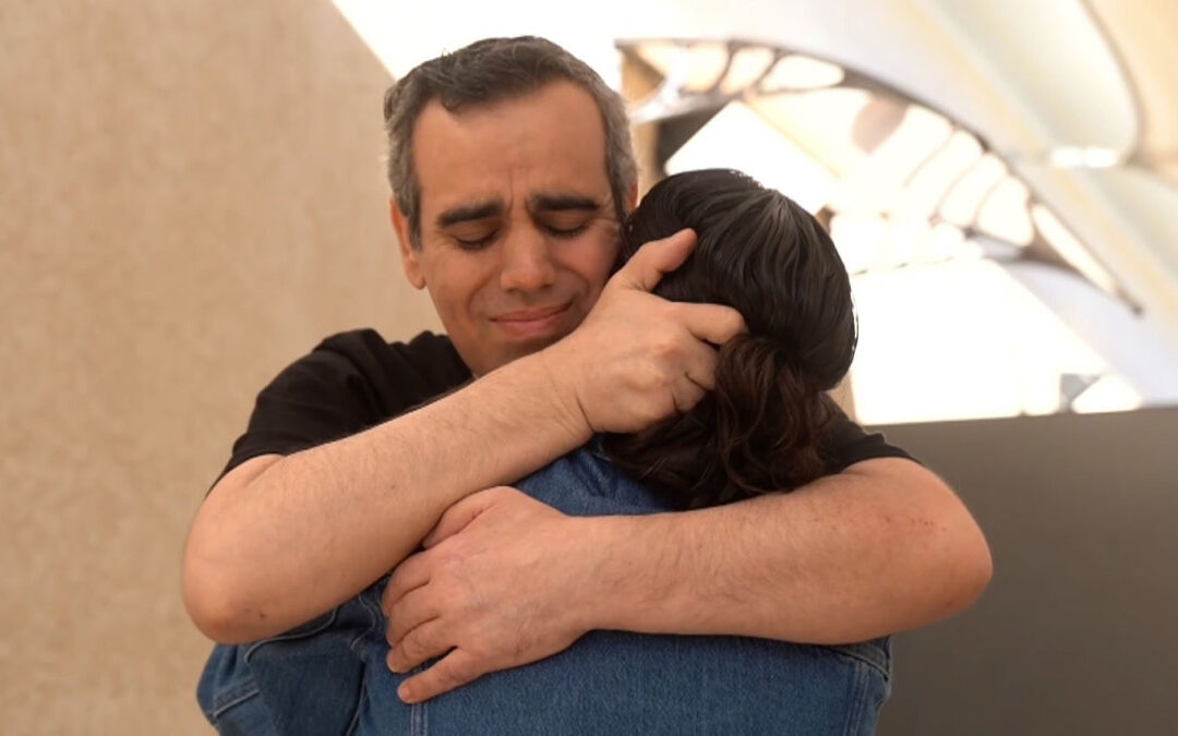 "בזכותכם זה הפך למציאות": בביתו הזמני, עמרי מירן מדבר לראשונה | צפו