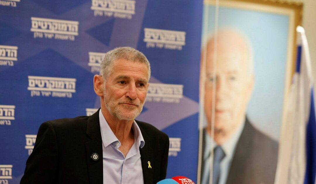 Poll: Israel's opposition parties gain large Knesset majority, Smotrich and Gantz left out