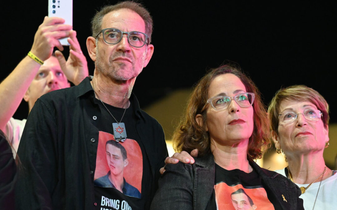 "זה המעט שאתם חייבים למשפחות": ההפצרה שנשמעה באירוע הנצחת העולים שנפלו במלחמה