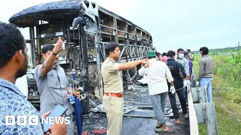 Hundreds of smartphones intensified India bus blaze – reports