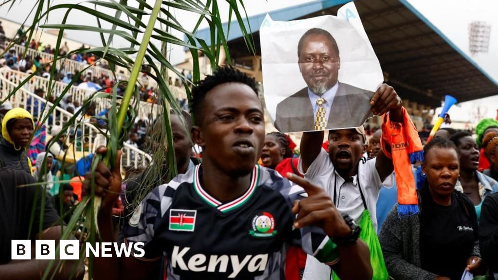Thousands gather for state funeral of former Kenyan Prime Minister Odinga
