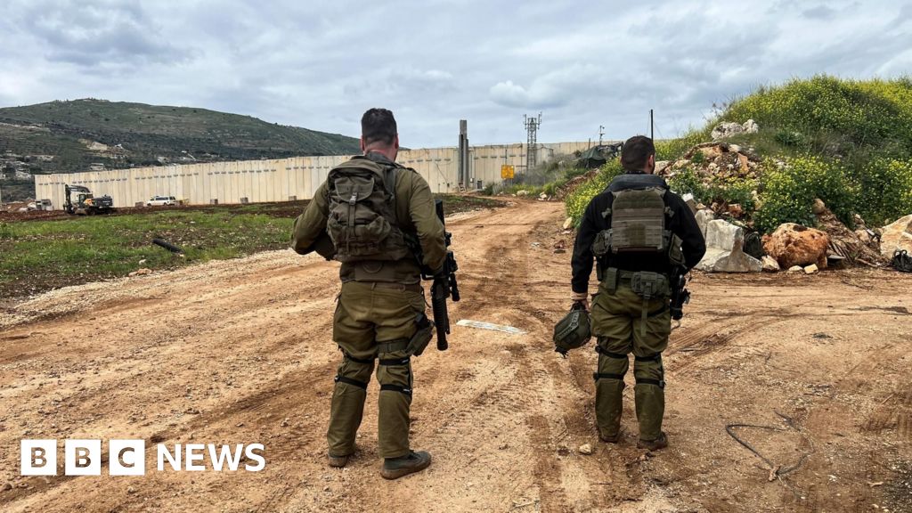 Israeli troops kill municipal worker in south Lebanon raid