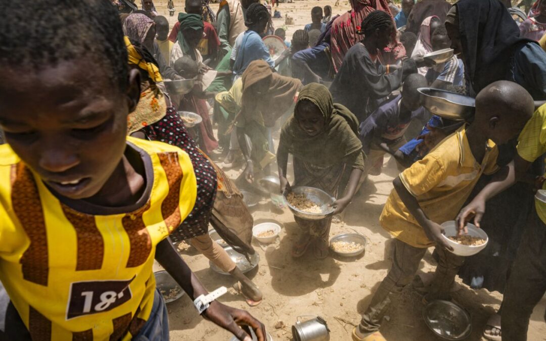 'Trapped and terrified': warnings as Sudanese militia advance on Darfur city