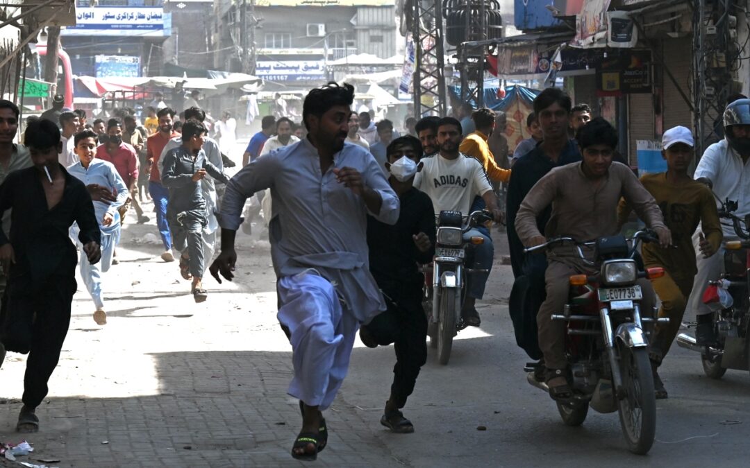 Pakistan bans hard-line Islamist party known for its fierce anti-blasphemy stance