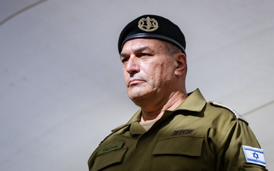 מקורב לרמטכ"ל זמיר: "הוא הפך לשק חבטות – הם מתעסקים עם האיש הלא נכון"