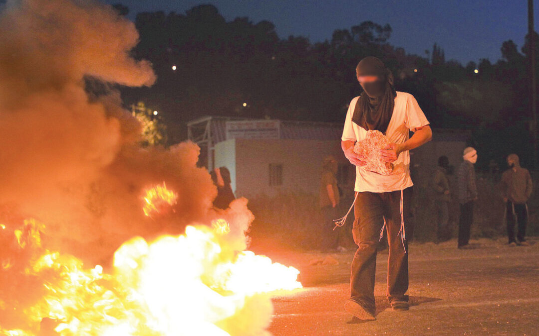 צה"ל והשב"כ נתפסו לא מוכנים: פורעים יהודים שרפו שמונה כלי רכב פלסטינים