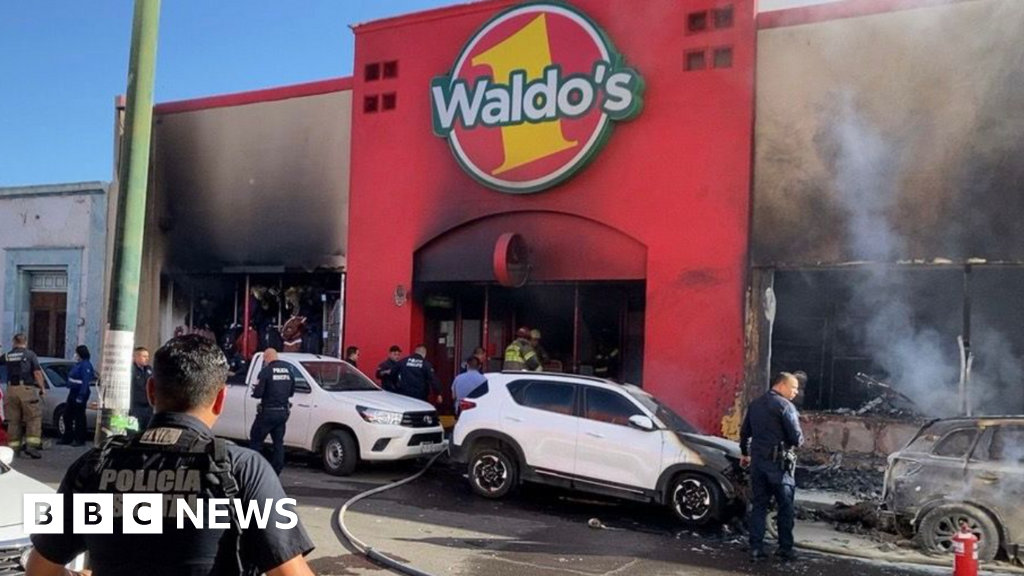 Fire at shop in Mexico kills 23, officials say
