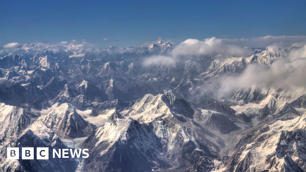 French climber among at least three killed in Nepal avalanche