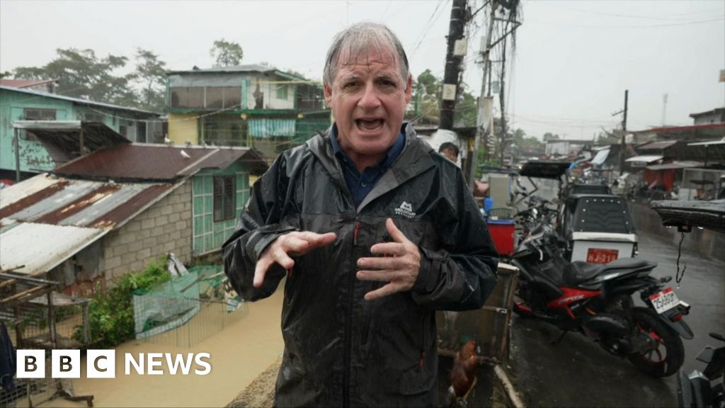 Philippines typhoon aftermath: 'Water levels are rising fast'