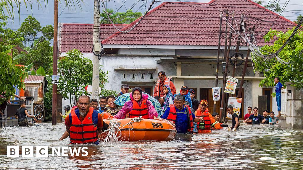 Flooding in southern Asia leaves 600 dead