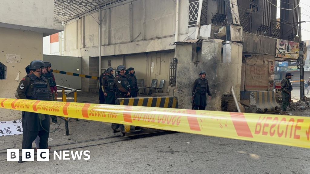 Five dead in suicide bombing in Pakistan