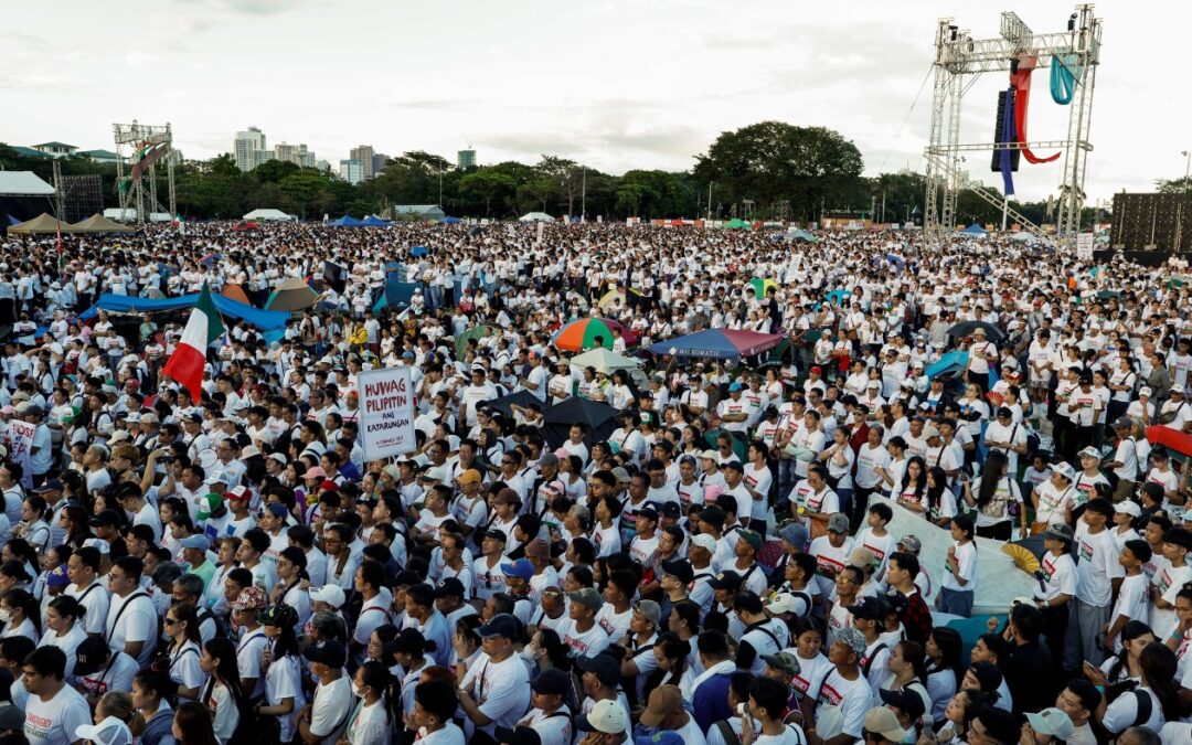 Hundreds of thousands rally in Manila against flood-control corruption scandal