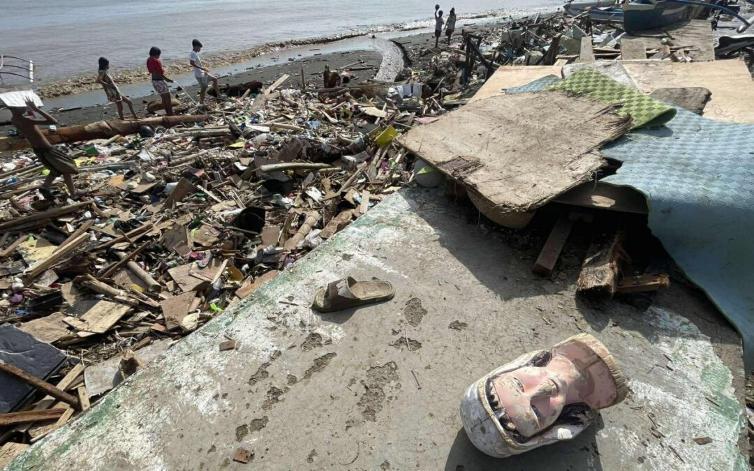 After battering the Philippines, deadly Typhoon Kalmaegi moves toward Vietnam