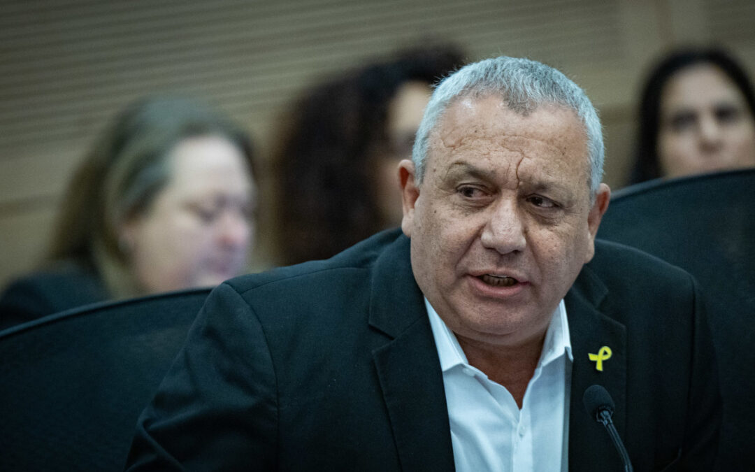 מתקפה אדירה נגד גדי איזנקוט: "חשף את התוכנית האמיתית של האופוזיציה"