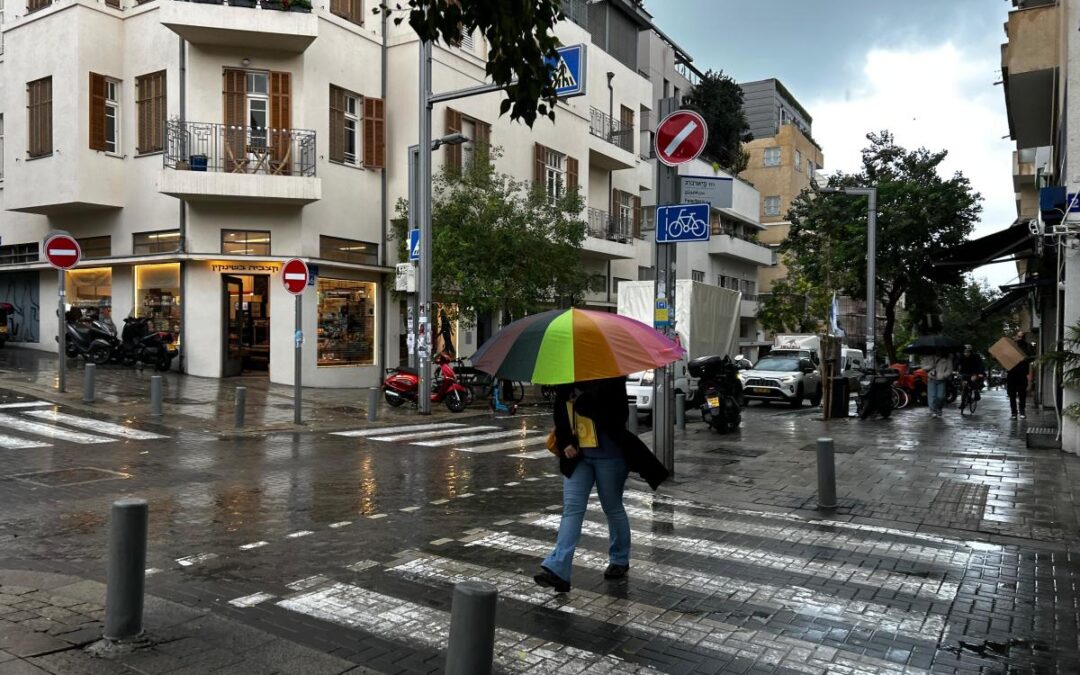 אזהרה ״אדומה״ בתל אביב והסביבה: אלו האזורים שהולכים לטבוע תוך שעות | התחזית
