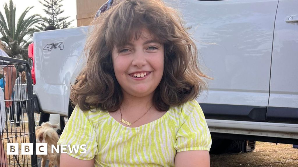 'Maybe she's an angel now' says aunt of 10-year-old Bondi victim