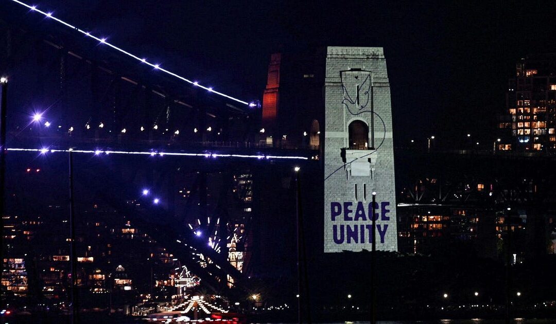 Sydney, Australia rings in New Year with moment of silence in honor of Bondi Beach massacre victims