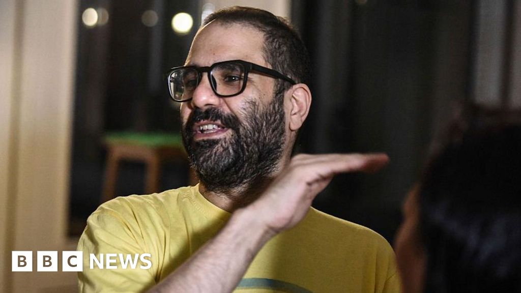 Egyptian dissident sorry for tweets after calls for deportation from UK