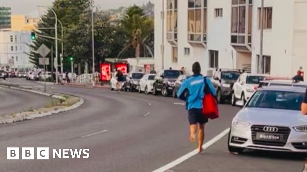 'She's a superhero': The acts of bravery as Bondi horror unfolded