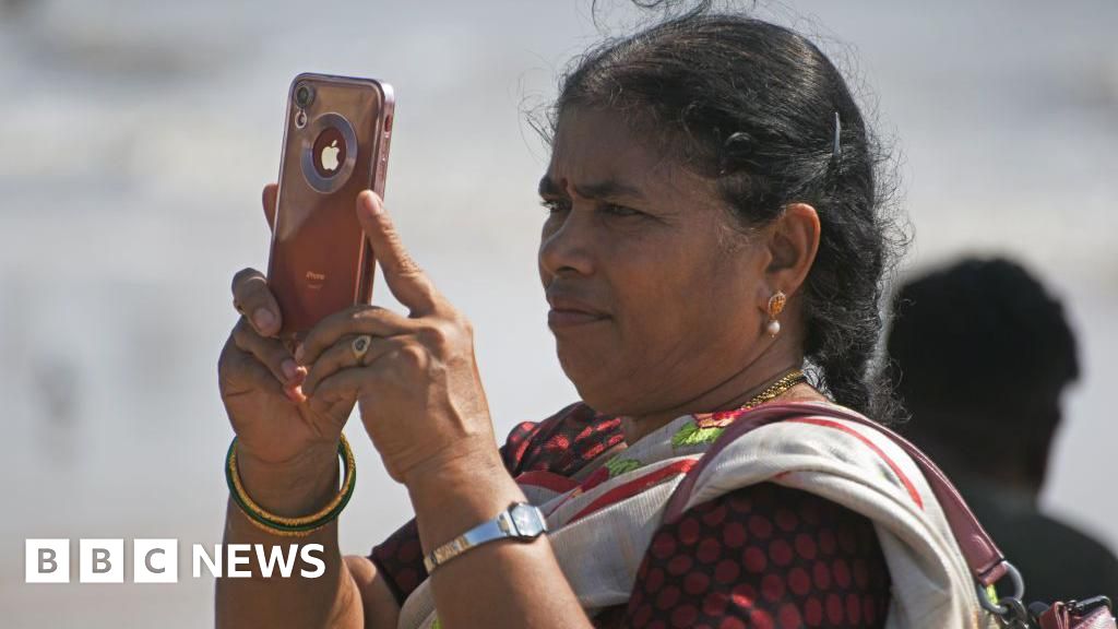 India tells smartphone makers to put state-run cyber safety app on new devices