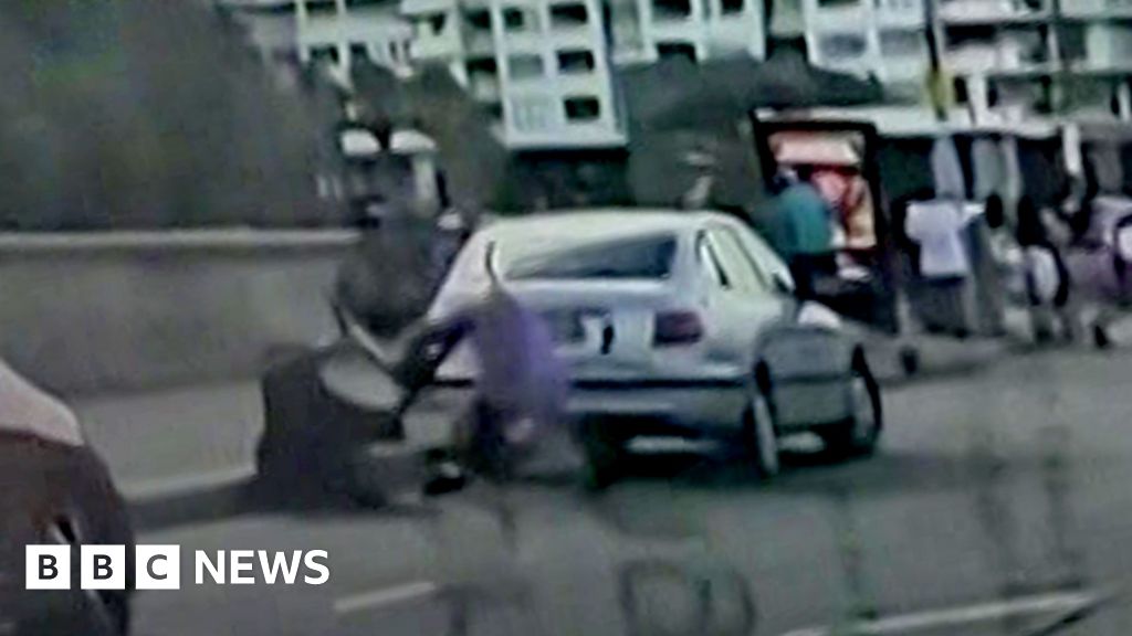 Dashcam video shows couple trying to stop gunman before being killed in Bondi attack