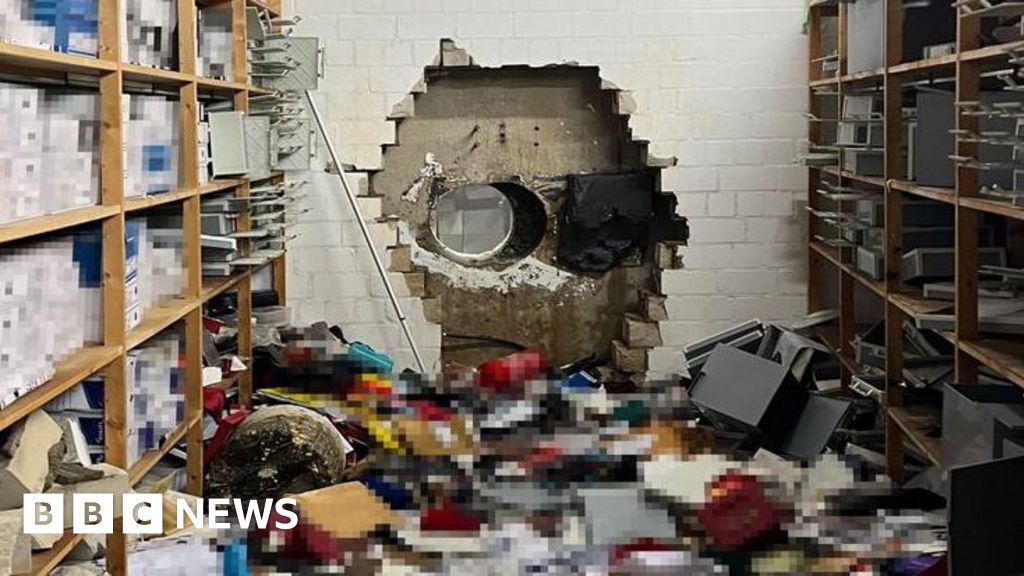 Thieves use drill to steal €30m in German bank heist