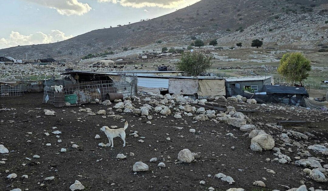 Israel is erecting another expulsion and annexation fence in the West Bank