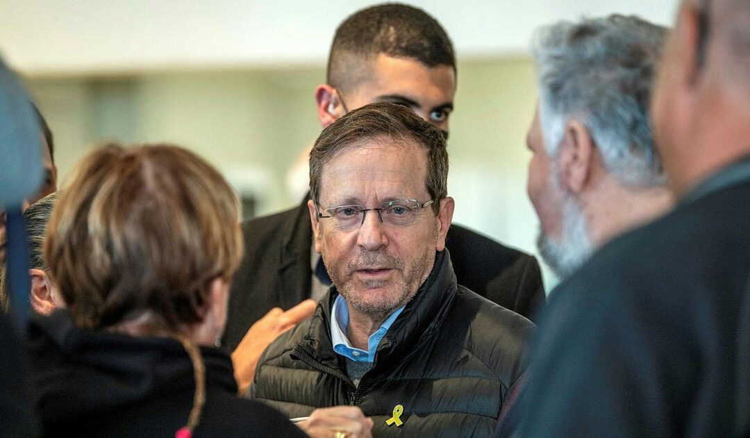 Herzog tells U.S. media he 'respects Trump's opinion' on Netanyahu pardon, but 'Israel is sovereign country'