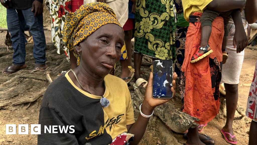 Two teenagers went to seek gold. They were buried alive in a mine collapse