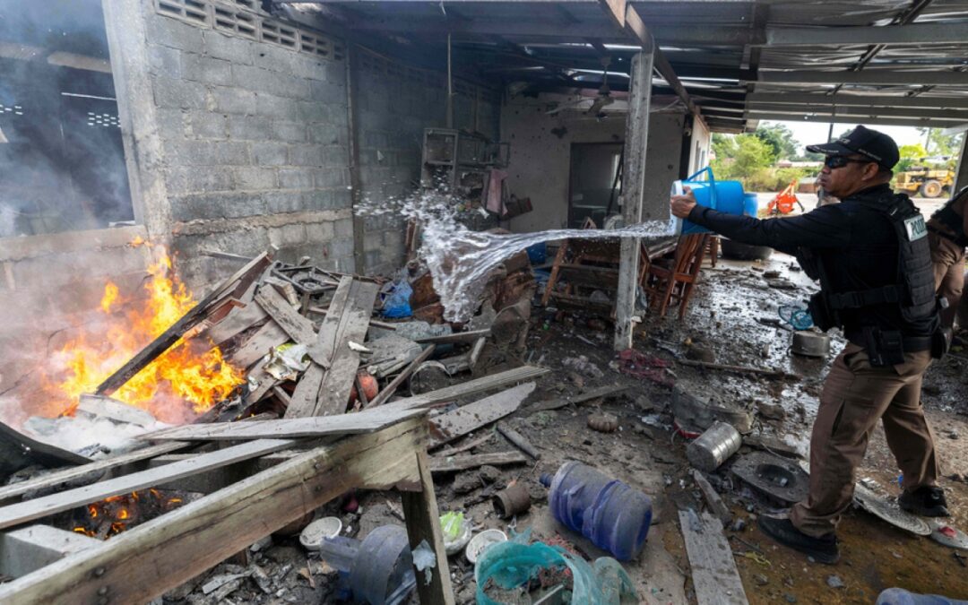 Thai and Cambodian leaders renew a ceasefire after deadly clashes, Trump says