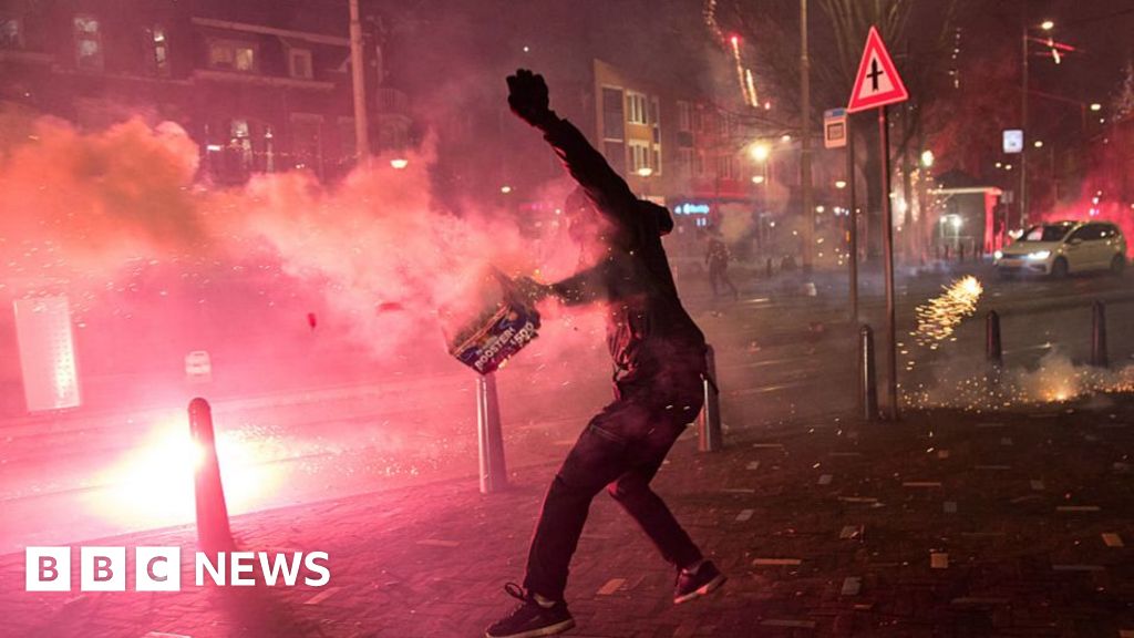 Netherlands police face 'unprecedented' New Year's  violence