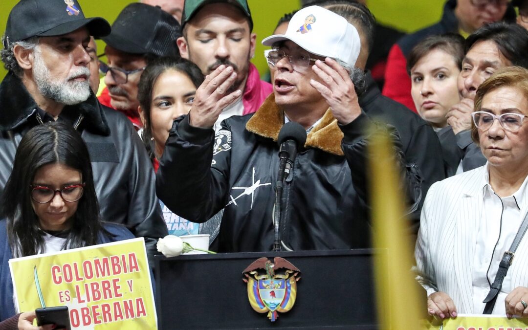 Trump invites Colombian president to White House after threatening his country with military strike